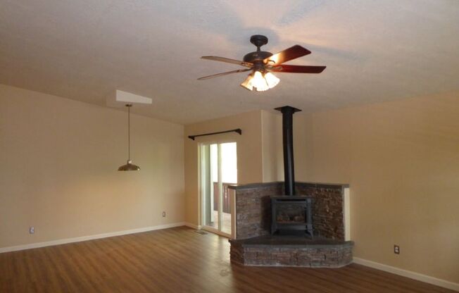 3 beds, 2 baths, $2,680