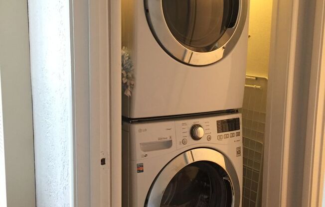 Live Steps from Berkeley’s Best Eats & Shops!