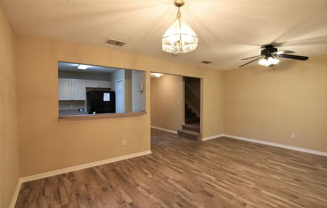 Westside Townhomes 3BR 2BA over 1400 sq/ft in Winter Garden! NEW FLOORING and FRESH PAINT!