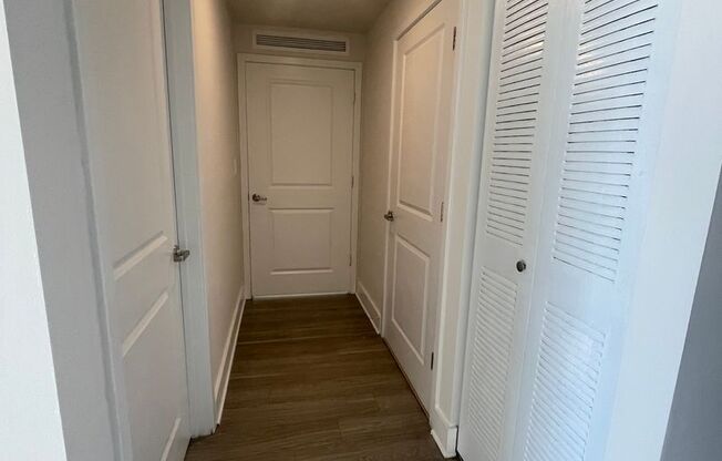 2 beds, 2 baths, 893 sqft, $2,660, Unit 406