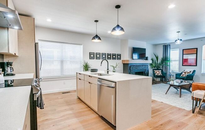 1 bed, 1 bath, 925 sqft, $1,500, Unit 1