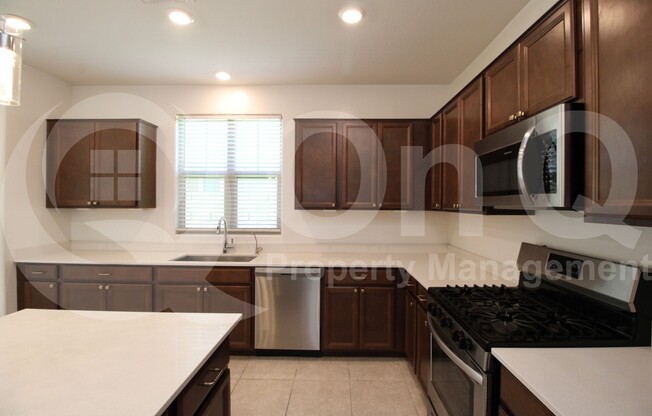 1158 E SABINO DR