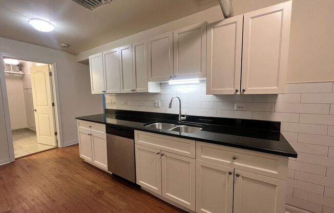 1 bed, 1 bath, 575 sqft, $2,250, Unit GR 720-BS