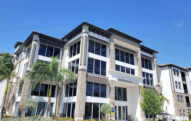 Welcome to Legacy Naples Apartments