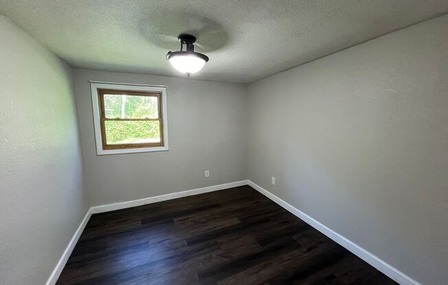 3 beds, 1 bath, $1,295