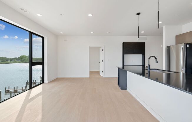 2 beds, 2 baths, 966 sqft, $2,450, Unit 321