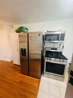 2 beds, 1 bath, 650 sqft, $2,500