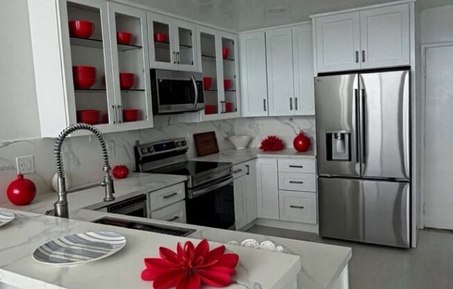 1 bed, 2 baths, 1,000 sqft, $8,600, Unit 354