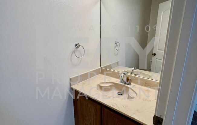 2 beds, 1.5 baths, 1,100 sqft, $975, Unit D