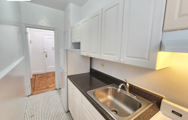 1 bed, 1 bath, $1,875, Unit 33E