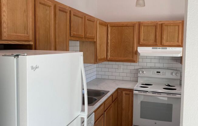 2 beds, 1.5 baths, 800 sqft, $1,945, Unit 1015-2A