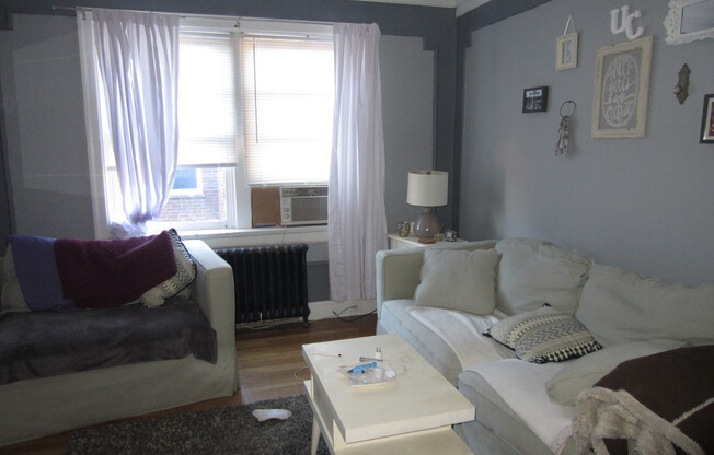 3 beds, 1 bath, $1,950, Unit 3