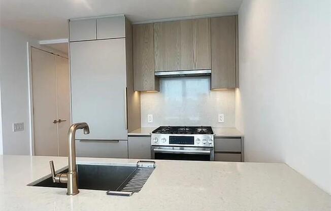 2 beds, 2 baths, 969 sqft, $7,200, Unit 4912
