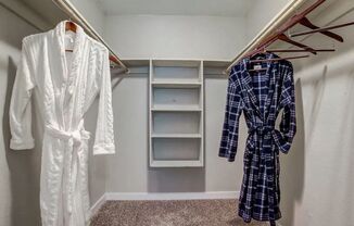 2 beds, 2 baths, 880 sqft, $999, Unit 2011B