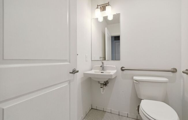 3 beds, 1.5 baths, 970 sqft, $1,400, Unit Unit 109