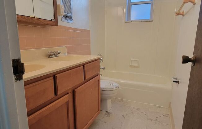 Studio, 1 bath, 465 sqft, $775