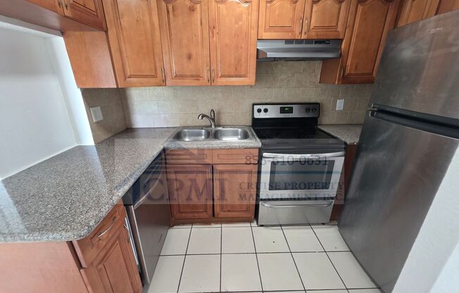 2 beds, 1 bath, 827 sqft, $1,950, Unit 575