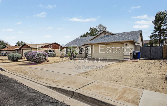 915 W DIAMOND DR