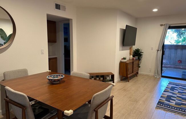 Beautiful Santa Clara Condo  Two Bedrooms One Bath  Superb Location.