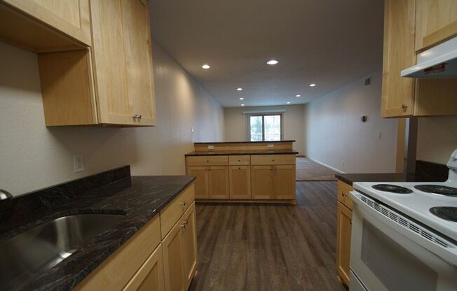 1 bed, 1 bath, 780 sqft, $1,334, Unit 412