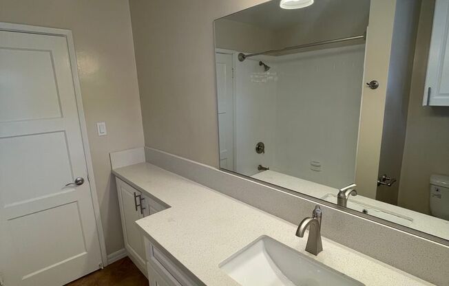 1 bed, 1 bath, $2,050, Unit 5