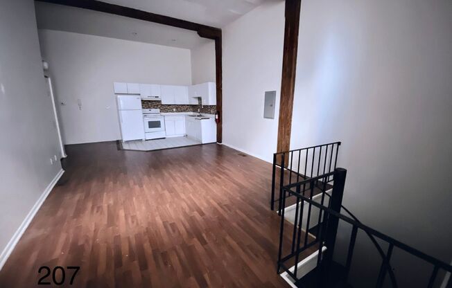 1 bed, 1 bath, 645 sqft, $1,250, Unit 207