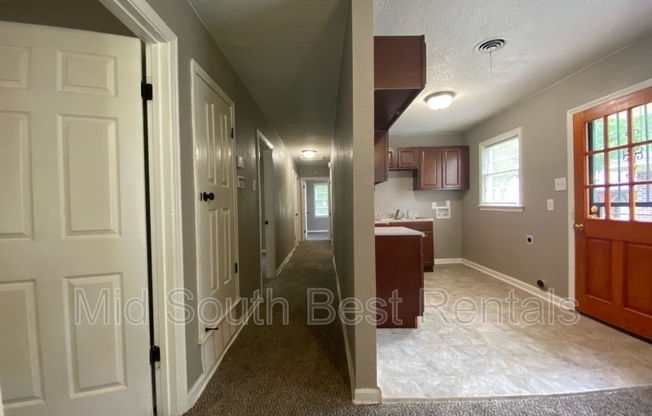 4 beds, 1 bath, 1,080 sqft, $995