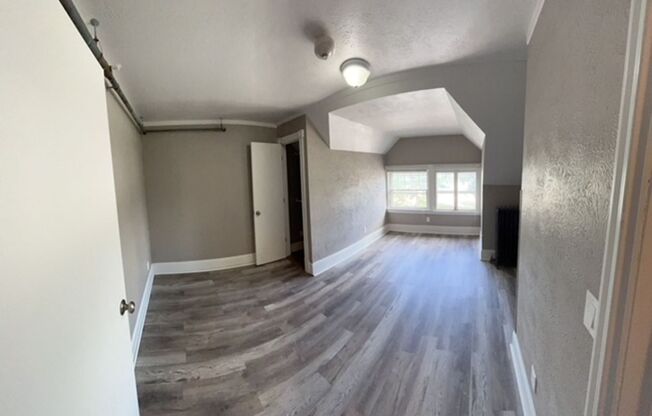 2 beds, 1 bath, $1,270, Unit 303