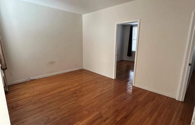 2 beds, 1 bath, 700 sqft, $2,600, Unit 3F