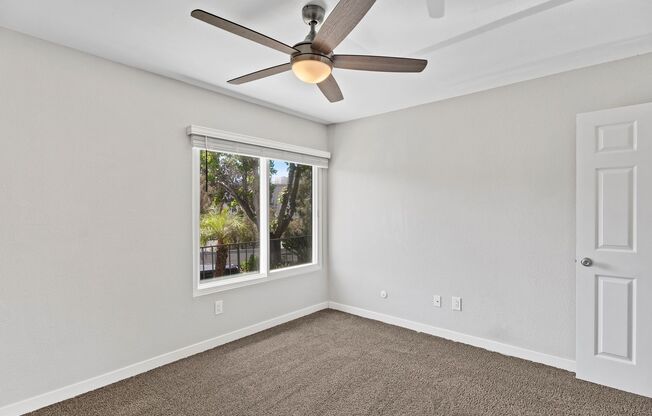 2 beds, 1 bath, 760 sqft, $2,699, Unit 40-213