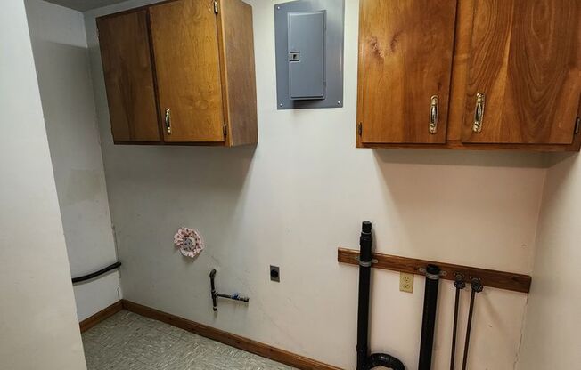 2 beds, 1 bath, $795