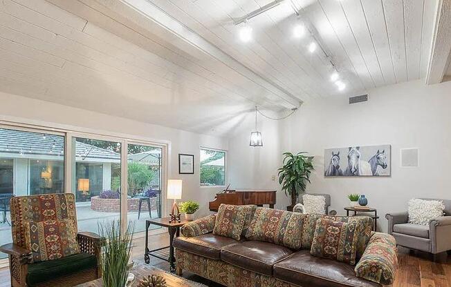 22243 W CRAGGY VW ST