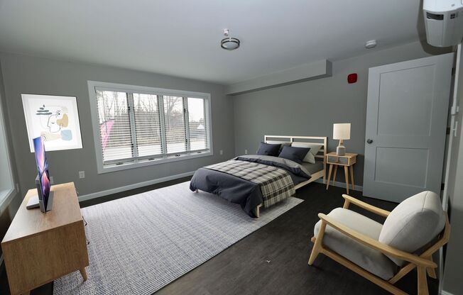 3 beds, 1 bath, 1,300 sqft, $3,250, Unit 9 Monarch Way Apt 101