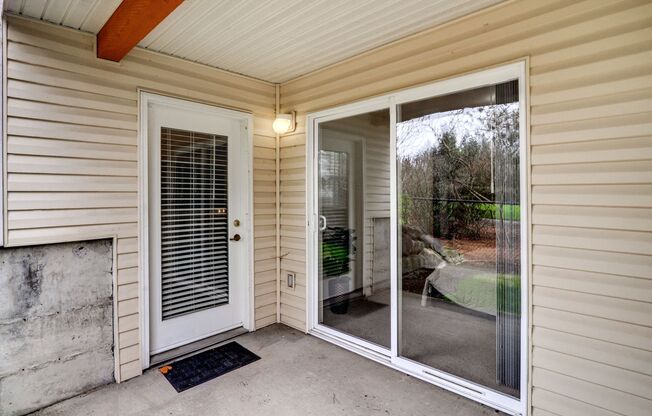 2 beds, 2 baths, 886 sqft, $2,095, Unit H302