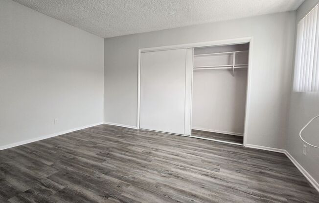 1 bed, 1 bath, 695 sqft, $1,498, Unit 400