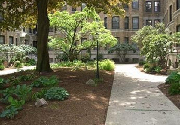 122 RIVERWAY