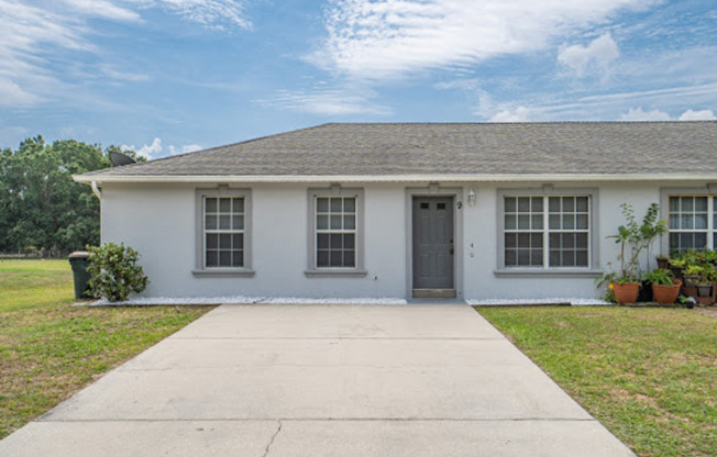 MOVE IN SPECIAL- Spacious 3/2 Duplex in St. Cloud Located Close to Lakefront