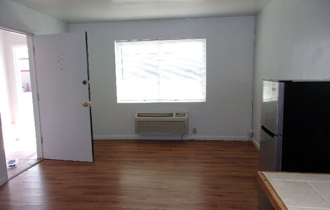 Studio, 1 bath, $575, Unit #31 Mountair