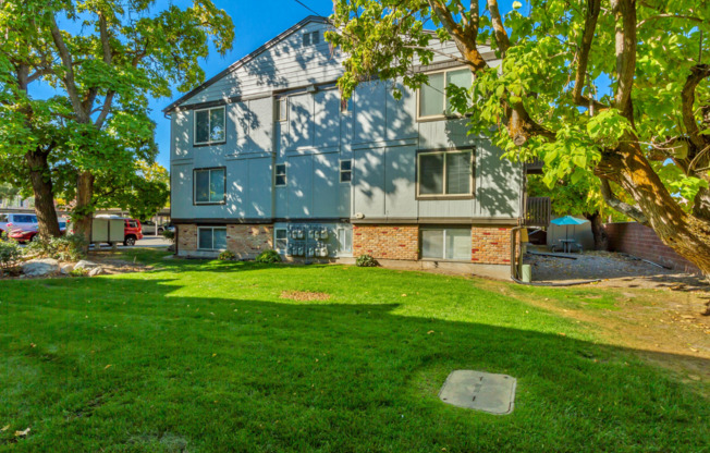 Beautiful Remodeled Condo in Great Location!
