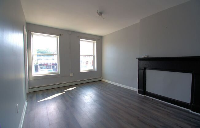 1 bed, 1 bath, 760 sqft, $1,550, Unit 166 Broadway - 1