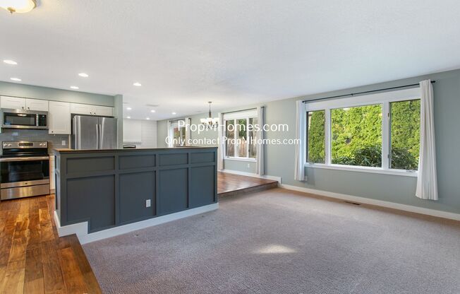 Stunning Three Bedroom Home in the Heart of Tualatin!