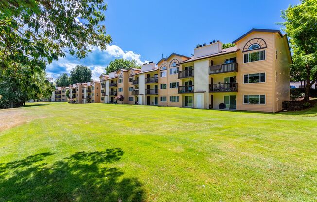 Lawn Courte Apartments at 2802 N. Narrows Drive, Tacoma, WA 98407