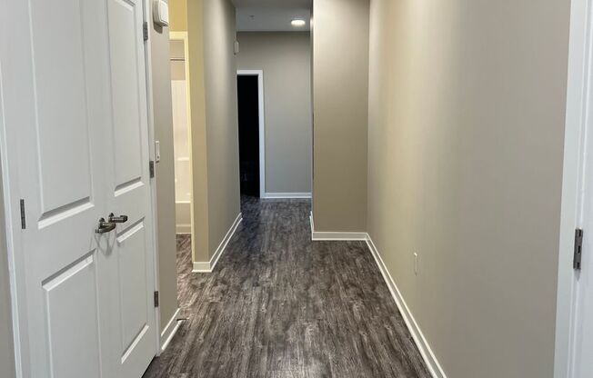 3 beds, 2 baths, 1,471 sqft, $2,900, Unit 208