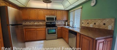 2960 PINE CONE CIR