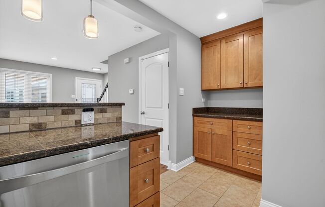 13-15 S Waiola Townhomes