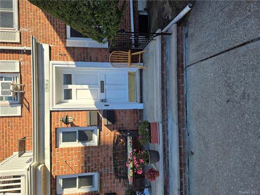 3 beds, 1 bath, 800 sqft, $3,000