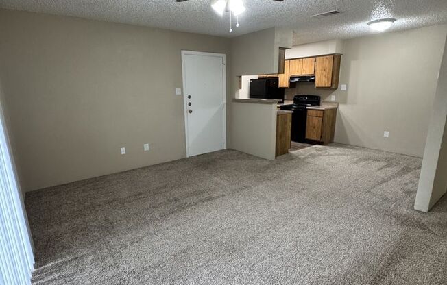 1 bed, 1 bath, 615 sqft, $885, Unit 401