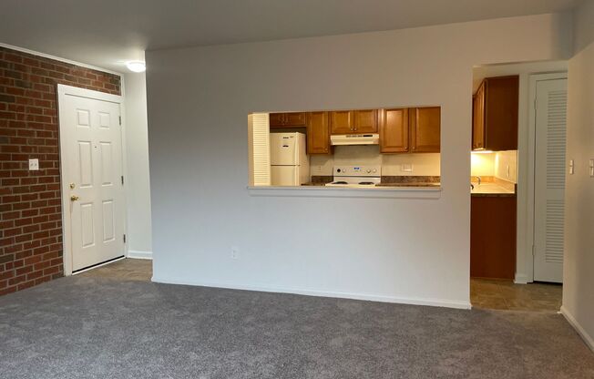 2 beds, 1 bath, 925 sqft, $1,195, Unit 69