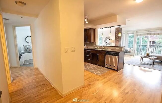 Beautiful 2 Bed / 2 Bath Condo in the Heart of Capitol Hill, Seattle