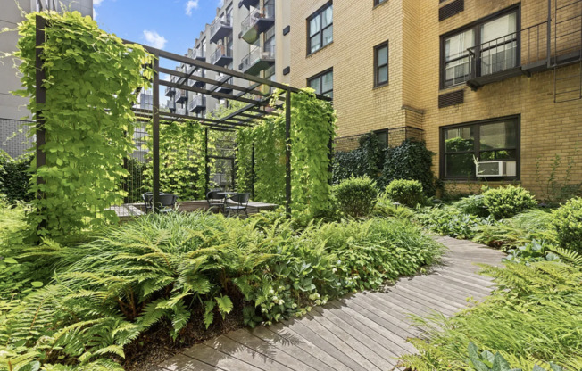 Studio, 1 bath, $5,375, Unit 4L
